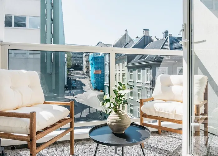 Urban - Scandinavian Comfort With Private Balcony